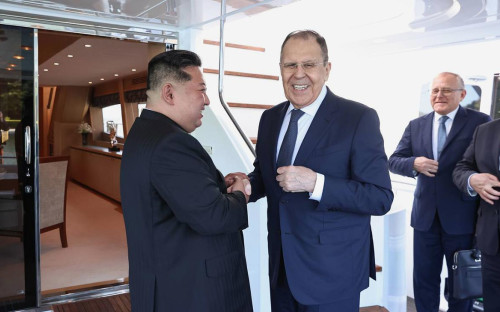 Ким Чен Ын и Сергей Лавров