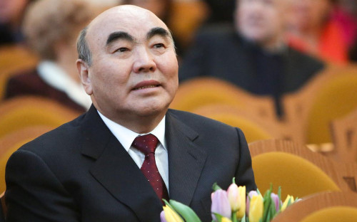 Аскар Акаев