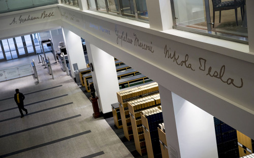 Управление по патентам и товарным знакам США