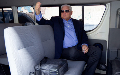 <p>В январе 2015 года в&nbsp;Панаме по&nbsp;делу о&nbsp;шпионаже был задержан бывший глава Совета безопасности страны Густаво Перес. По данным&nbsp;СМИ, по&nbsp;указанию бывшего панамского президента Рикардо Мартинелли (на фото) спецслужбами в&nbsp;Израиле было закуплено <em>шпионское оборудование на&nbsp;$13,5 млн</em>, позволявшее следить за&nbsp;социальными сетями, почтовыми программами, разговорами в&nbsp;Skype и&nbsp;мобильными телефонами.</p>
