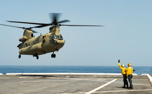 Вертолет CH-47D Chinook