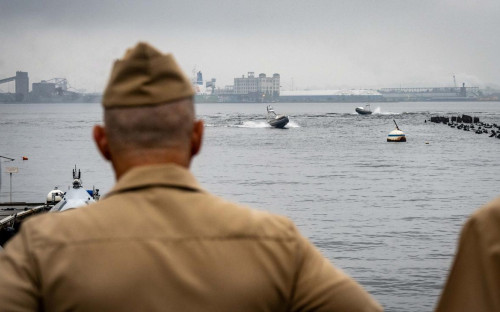 Фото: Mass Communications Specialist 1st Class Joe J. Cardona Gonzalez / U.S. Navy / Reuters