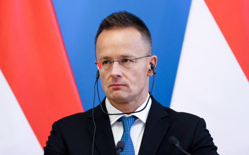 Петер Сийярто