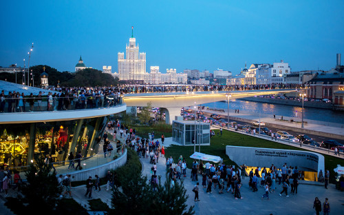 Парк &laquo;Зарядье&raquo; в Москве