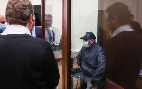 Анатолий Тихонов во время избрания меры пресечения в Басманном суде