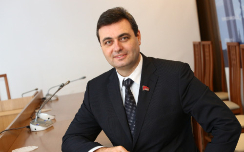 Артем Самсонов
