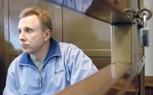Алексей Пичугин в зале заседания Мосгорсуда.&nbsp;16 мая 2006 года