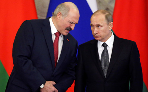 Александр Лукашенко (слева) и&nbsp;Владимир Путин

