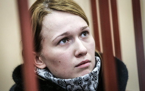 Диспетчер-стажер аэропорта Внуково Светлана Кривсун перед рассмотрением ходатайства следствия об аресте по подозрению в халатности, повлекшей падение самолета в аэропорту, в Басманном суде