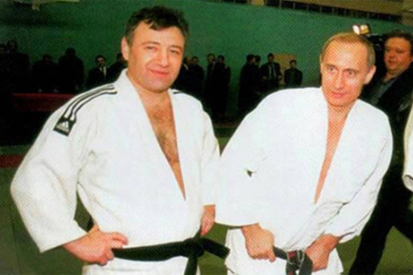 Спорт сыграл важную роль в жизни бизнесмена Аркадия Ротенберга. В 1964 году он записался в секцию самбо, где и познакомился с Владимиром Путиным, будущим президентом России. Когда в 1998 году Путин при помощи еще одного друга юности — Геннадия Тимченко организовал спортивный клуб дзюдо «Явара-Нева», его руководителем стал Аркадий Ротенберг.