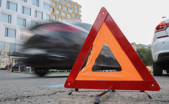 Трое пострадали при столкновении Mercedes и скорой помощи в Москве