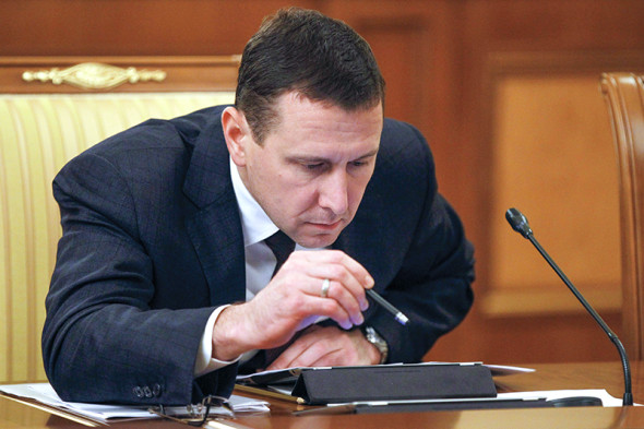 Олег Говорун
Должность: начальник управления президента Российской Федерации
Семейный доход за 2014 год: 114,3 млн руб.
Личный доход за 2014 год: 114 млн руб.
Семейный доход за 2013 год: 10,5 млн руб.
Личный доход за 2013 год: 10,5 млн руб.