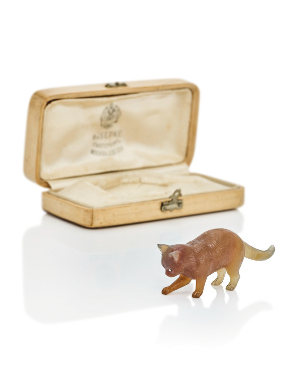 Фигурка кошки из агата (&pound;15&ndash;25 тыс.)