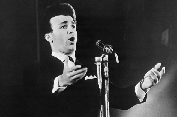 Иосиф Кобзон во время выступления на IV Международном фестивале песни. 1964 год