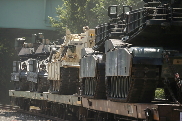 Бронетехника, в том числе M1 Abrams