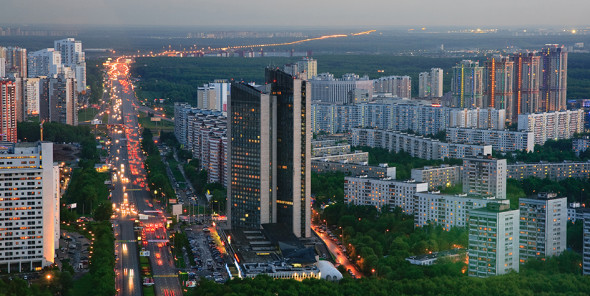 Вид на Ленинский проспект, Центральный дом туриста и жилой комплекс «Миракс Парк»