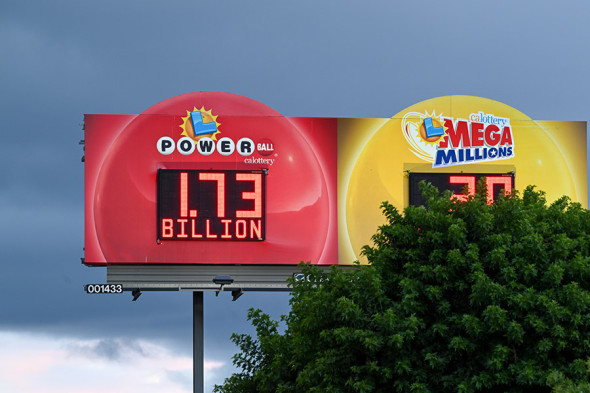 В октябре 2023 года в Powerball был разыгран второй по величине джекпот в истории этой лотереи и в США — $1,765 млрд. Эта сумма также пришлась на один билет. Имя победителя еще не объявлено, известно лишь, что билет был куплен в Калифорнии