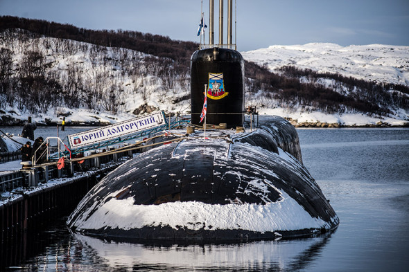 Подводная лодка стратегического назначения «Юрий Долгорукий» относится к проекту 955 «Борей» (серия АПЛ четвертого поколения). Она была заложена в середине 1990-х на «Севмашпредприятии» и выведена из стапельного цеха в 2007-м