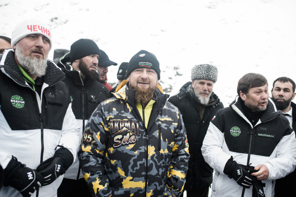 Курорт «Ведучи» открывали глава Минкавказа Лев Кузнецов, первый замминистра, председатель совета директоров акционерного общества «Курорты Северного Кавказа» Одес Байсултанов и глава республики Рамзан Кадыров