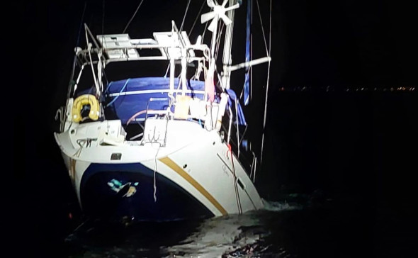 Косатки потопили британскую парусную яхту с тремя людьми на борту