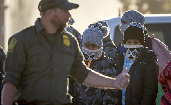 The Guardian рассказала, как погранслужба США давит на детей-нелегалов