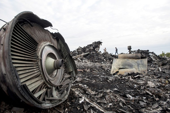 Члены миссии ОБСЕ работают на месте крушения "Боинга" Malaysia Airlines
