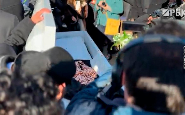 Символические похороны одноцентовой монеты прошли в США. Видео