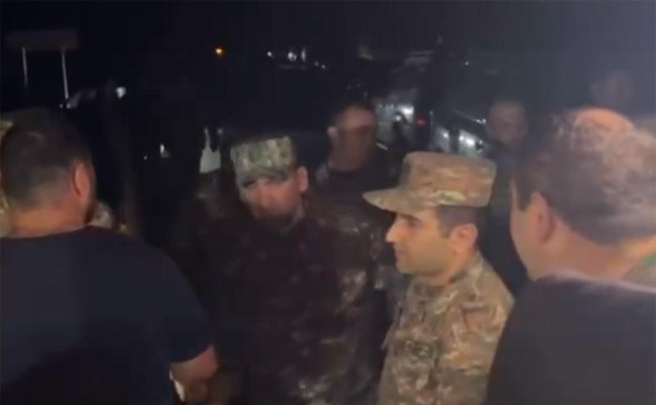 Минобороны Армении проверит информацию об участии военных в протестах