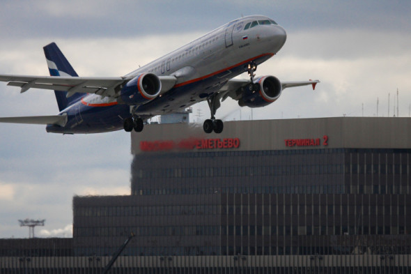 Airbus A320

Самое популярное семейство в&nbsp;России. Первый самолет был выпущен в&nbsp;1988 году. В скором времени ожидается выпуск нового улучшенного семейства A320neo. Первая модель должна быть передана авиакомпании Qatar Airways
