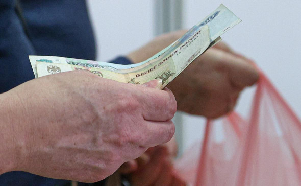 ЦБ допустил, что россияне оставят наличными только 10% платежей