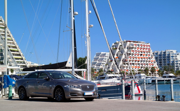 Автомобиль Jaguar