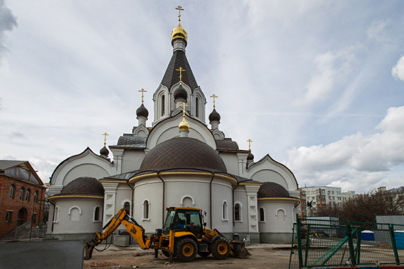 Как Москву застраивают храмами шаговой доступности