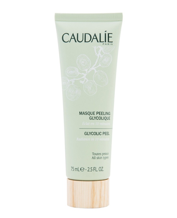 Гликолевая маска-пилинг Masque Peeling Glicolique, Caudalie, на 85,7% состоящая из натуральных ингредиентов, действует мягко, но эффективно:&nbsp;за десять минут отшелушивает омертвевшие клетки, делая&nbsp;кожу свежей и сияющей.

