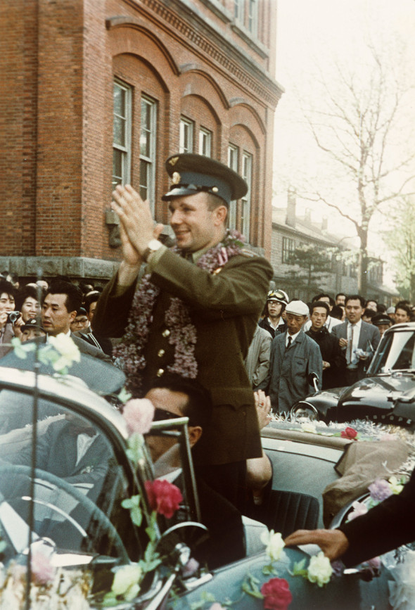 Юрий Гагарин приветствует жителей Саппоро, 21 мая 1962 года