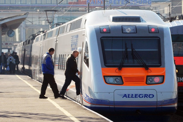 Allegro, производство Alstom
В декабре 2010г. между Санкт-Петербургом и Хельсинки начали ходить скоростные поезда Allegro производства французской компании Alstom. Подвижной состав у Alstom в сентябре 2007г. закупила компания Oy Karelian Trains Ltd - совместное предприятие РЖД и VR Group (государственная железнодорожная компания Финляндии). Стоимость контракта на поставку четырех поездов составила 120 млн евро. С момента запуска скоростного движения поезда перевезли более 1 млн пассажиров.