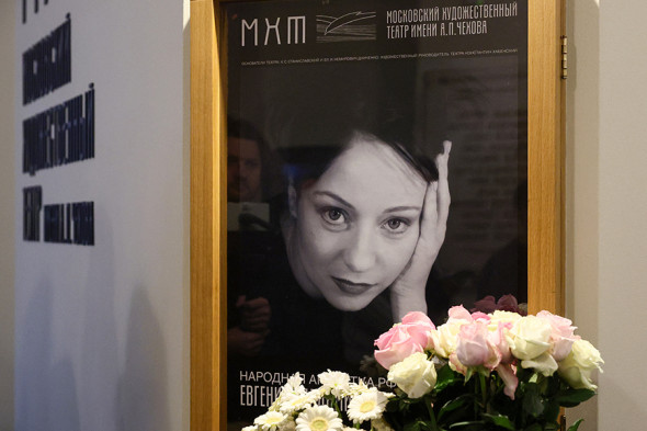 Әйелдер жатақханасындағы орыс секс