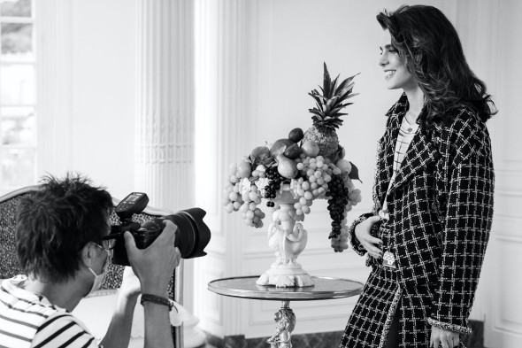 Шарлотта Казираги на съемках рекламной кампании коллекции Chanel сезона весна-лето 2021