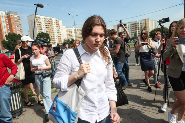 Фигурантка дела «Нового величия» Анна Павликова перед заседанием суда. На момент задержания в 2018 году она была несовершеннолетней. Она получила четыре года условно, как и просила прокуратура