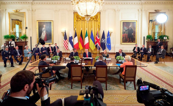 В ИМЭМО назвали два сценария развития конфликта на Украине в 2026 году