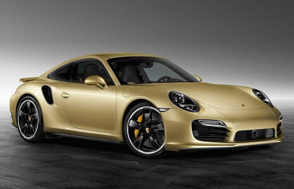 Porsche 911Владелец министр промышленности и торговли Денис МантуровPorsche 911 - спортивный легковой автомобиль производства немецкой компании Porsche AG. Модель выпускается с 1964 года. В 2009 году Porsche 911 вошел в 10 автомобилей изменивших мир по версии Forbes, как самый массово выпускающийся спорткар в мире. Стоимость авто начинается от 4,5 млн руб. В собственности министра еще автомобиль Range Rover и Porsche 911 Coupe.