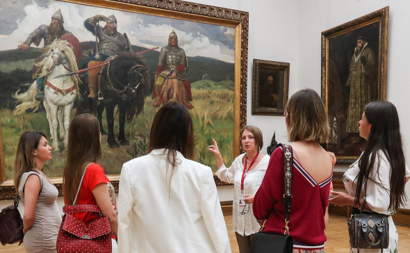 Кабмин направит ₽9,5 млрд на повышение зарплат бюджетникам и соцрасходы