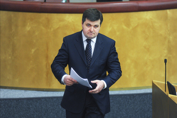 Владимир Симоненко
Должность: начальник управления президента Российской Федерации
Семейный доход за 2014 год: 66,4 млн руб.
Личный доход за 2014 год: 10,2 млн руб.
Семейный доход за 2013 год: 9,1 млн руб.
Личный доход за 2013 год: 8,5 млн руб.