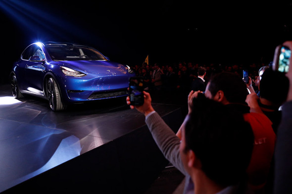Спортивный кроссовер Model Y появится в продаже в 2020 году и будет стоить $47 тыс.