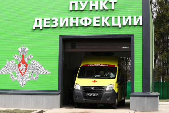 Минобороны объявило о планах построить 16 инфекционных центров в конце марта. Правительство выделило на это 8,8 млрд руб.
