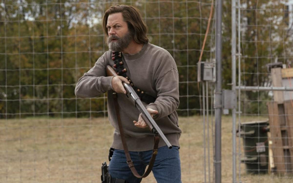 Кадр из сериала &laquo;Одни из нас&raquo;, персонаж которого&nbsp;&mdash; Фрэнк, &laquo;выживальщик&raquo;, живущий в изолированном городе.