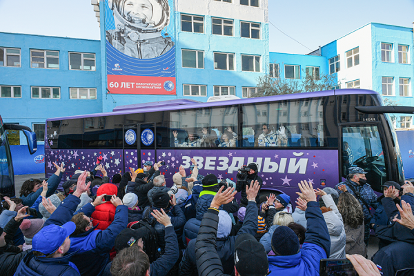 В космос впервые запустили экипаж актеров для съемок фильма. Фоторепортаж