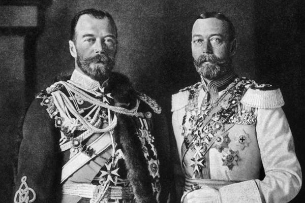 Владимирская тиара и сибирский барон: что связывает Елизавету II и Россию