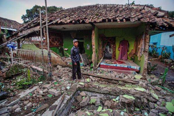 Последствия землетрясения в Индонезии. Фотогалерея
