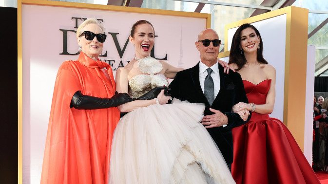 Мерил Стрип и Энн Хэтэуэй блистали на премьере «Дьявол носит Prada 2»