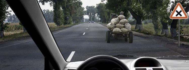 Билет № 12. Вопрос № 11. Разрешено ли Вам выполнить обгон в данной ситуации?